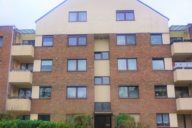 Sehr schöne 3 Zimmer-Eigentumswohnung im 1. Obergeschoß mit Balkon in Oberhausen-Sterkrade