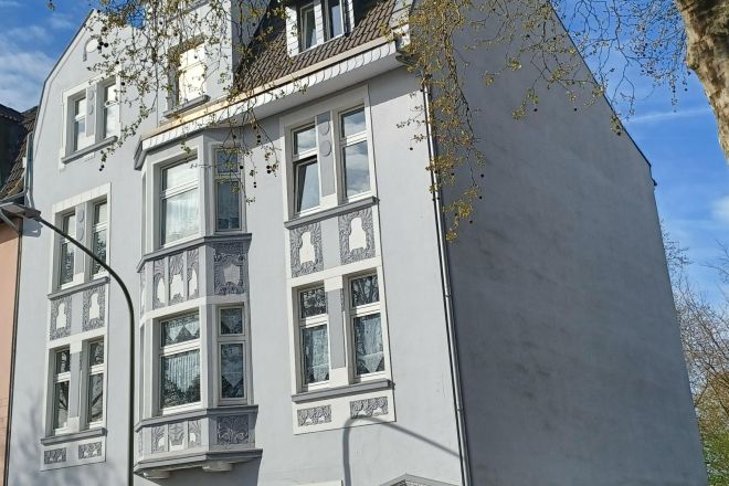 Modernisiertes Mehrfamilienhaus mit stabiler Vermietung in Oberhausen Sterkrade!