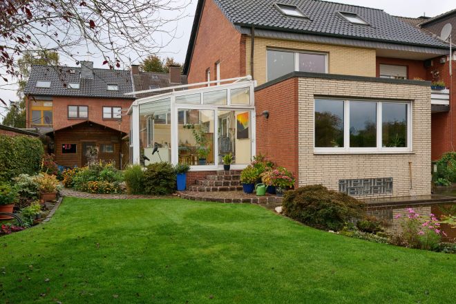 Großzügiges Zweifamilienhaus mit Einliegerwohnung & traumhaftem Garten in Oberhausen Sterkrade !