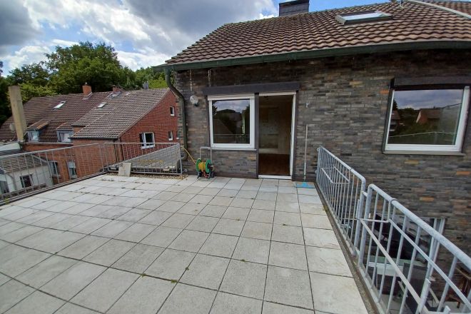 Besondere Maisonette-Eigentumswohnung mit großer Dachterrasse in Oberhausen-Sterkrade-Nord