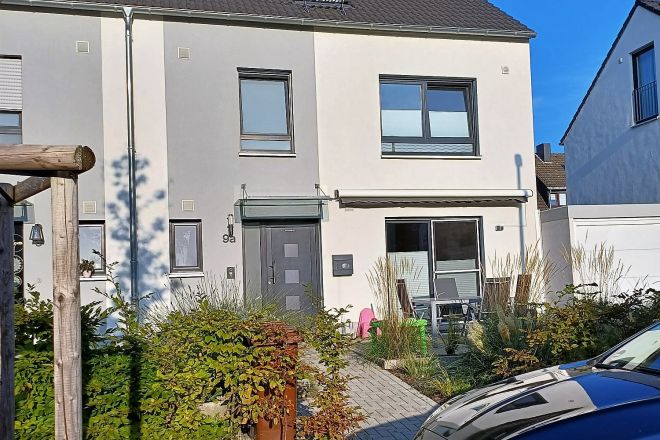 Sehr schöne erst 3 Jahre alte Doppelhaushälfte mit Garten und Garage in Gladbeck