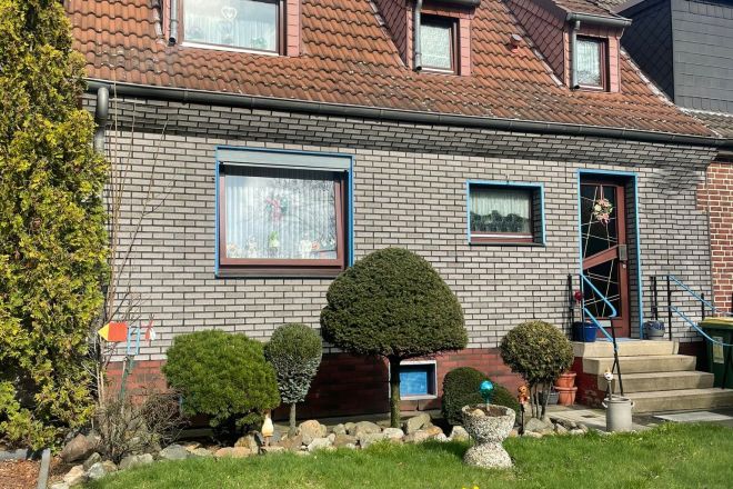 Ein- bis Zweifamilienhaus mit schönem Gartengrundstück in Oberhausen-Osterfeld