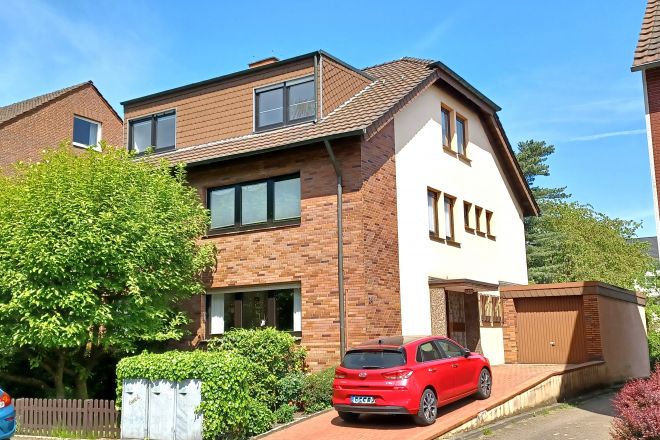 Freistehendes Dreifamilienhaus mit schönem Garten und Garage in Oberhausen Alstaden!