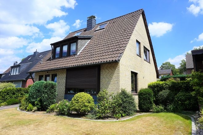 Freistehendes Einfamilienhaus mit schönem Grundstück, in bester Lage von Sterkrade.
